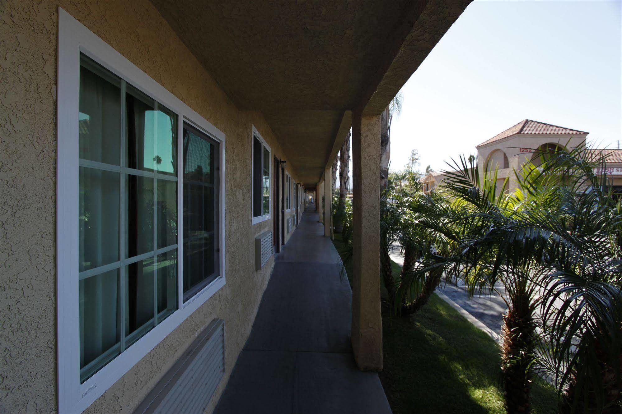 Welcome Inn Corona Exterior photo